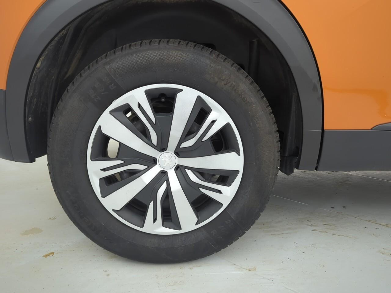 Peugeot 2008 puretech 100 s&s bvm6 active pack — photo 30