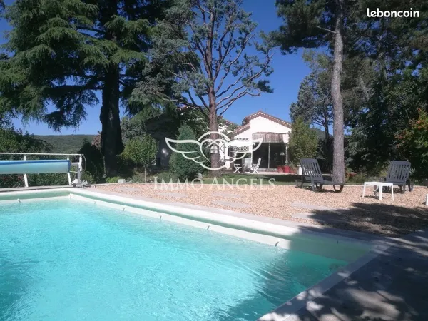 Propriété 6 pièces 194 m²