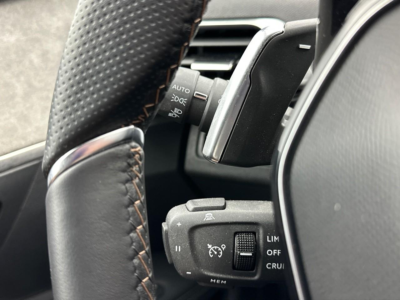 Peugeot 3008 puretech 130ch s&s eat8 gt pack — photo 17