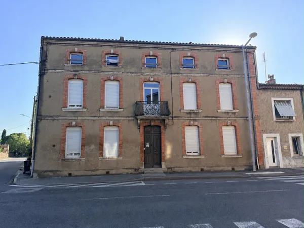 Appartement T2 équipée, 27m2 - centre ville de REVEL ( 31250
