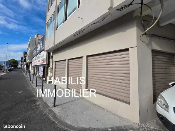 Local commercial 137 m² Saint-Denis