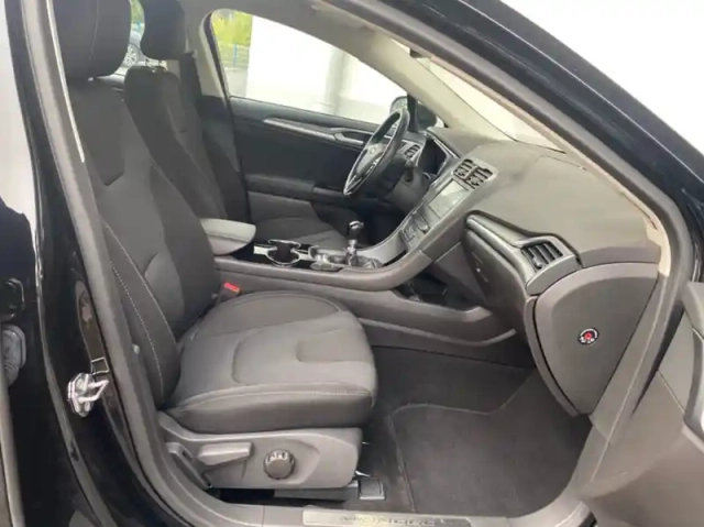 Ford Mondeo 1.5 ecoboost 160ch titanium 5p — photo 27