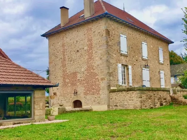 Maison 8 pièces 230 m²