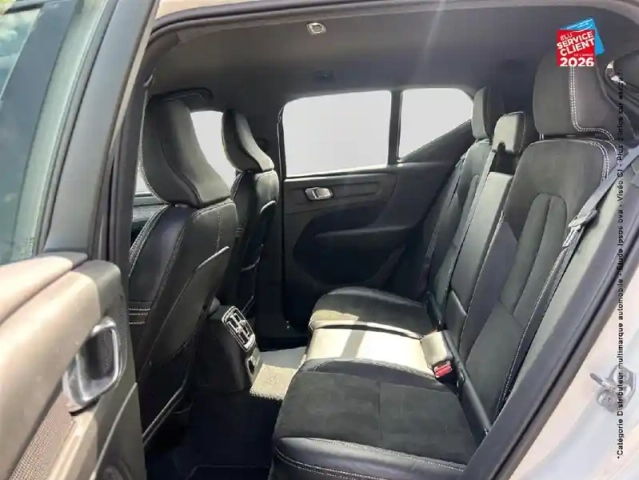 Volvo Xc40 t4 recharge 129 + 82ch r-design dct 7 — photo 11
