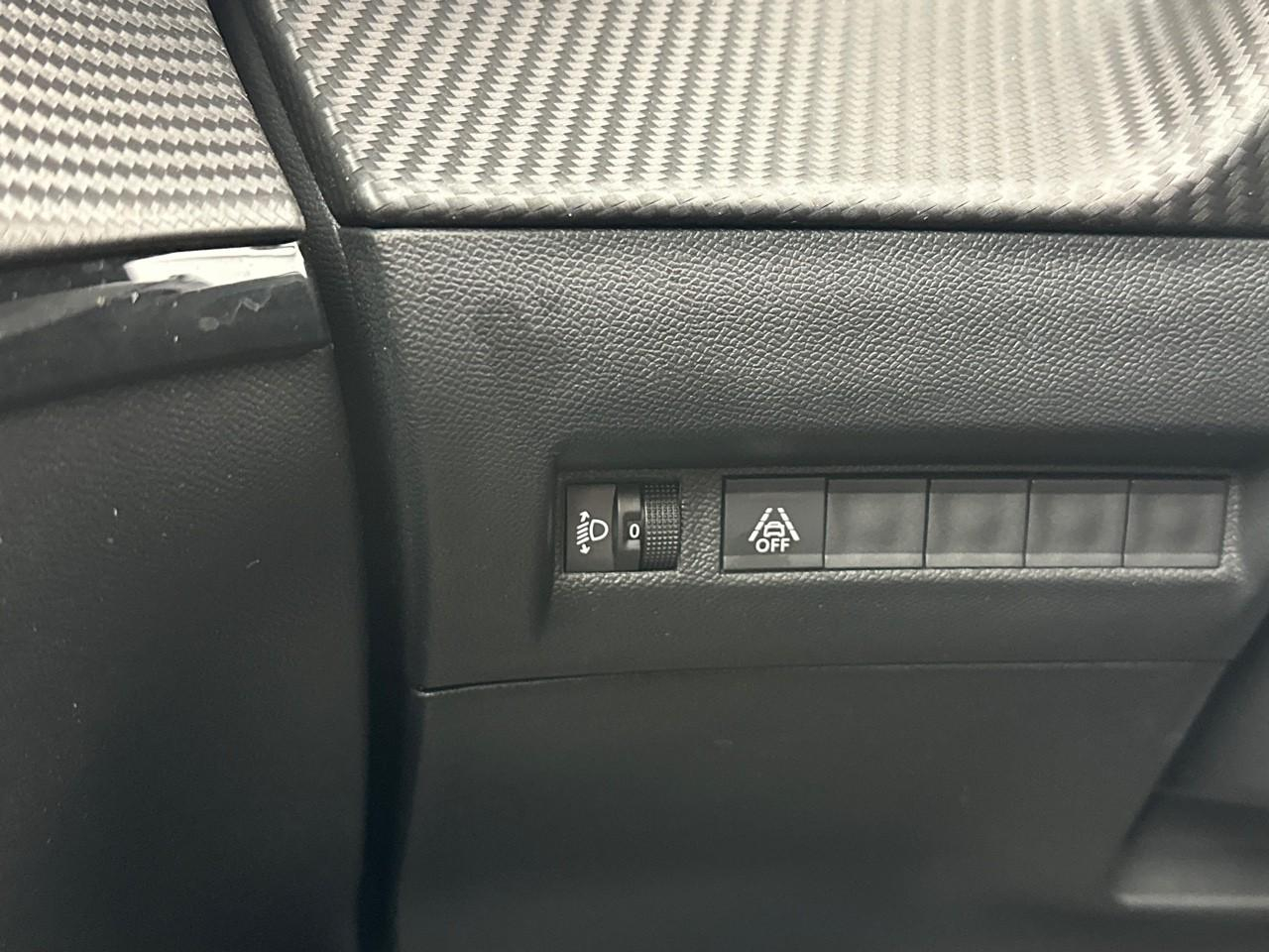 Peugeot 208 puretech 100 s&s bvm6 style — photo 17
