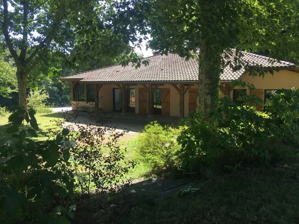 Vends maison 200 m2 , 5 pièces, 3 chambres à Castets des Landes (40260)