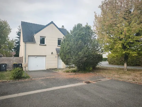 A Vendre à Varennes-Vauzelles (58640) Maison Des 's 2000, 3 ch, jardin . 165000 €