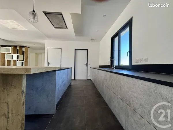 Maison 9 pièces 269 m²