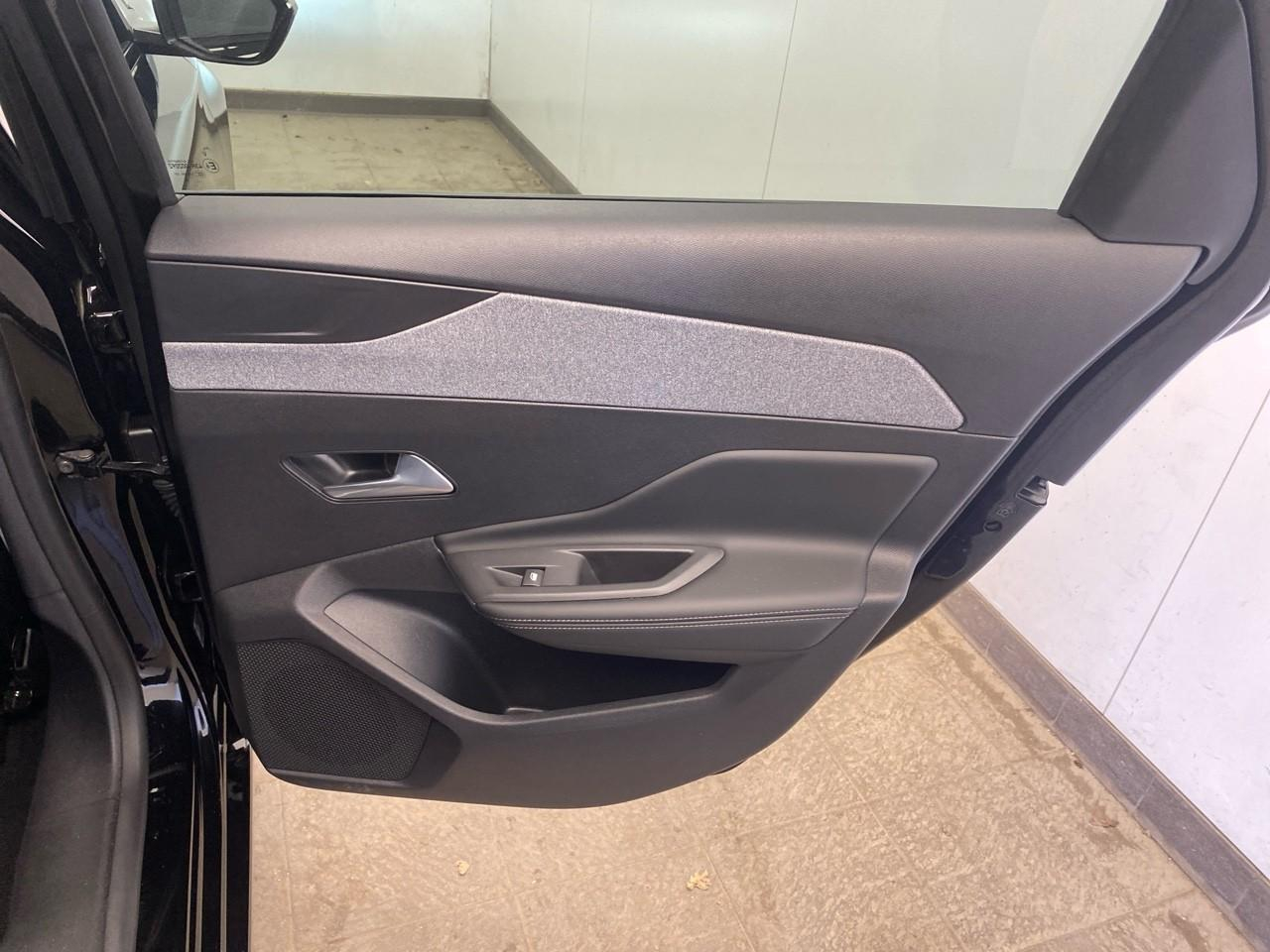 Peugeot 308 sw hybrid 145 e-dcs6 allure — photo 23