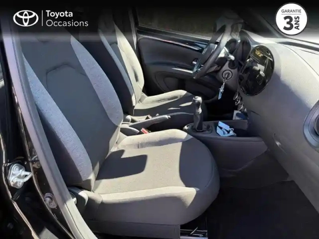 Toyota Aygo X 1.0 vvt-i 72ch dynamic — photo 6