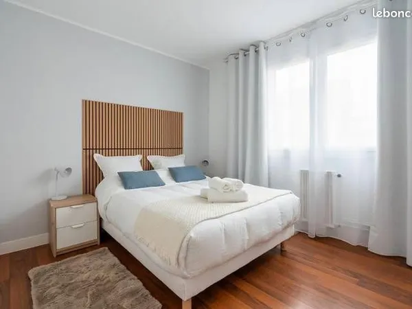 Chambre de 14m2 dans maison