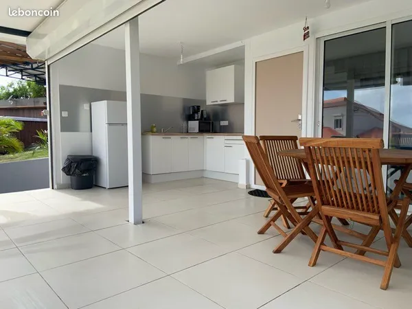 Appartement Location Saint-François 2p 45m² 700€