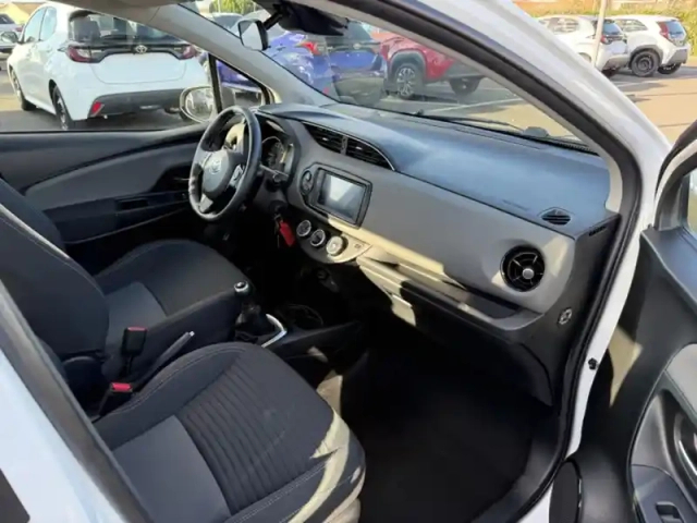 Toyota Yaris 70 vvt-i france connect — photo 13