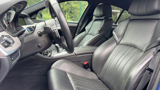 BMW M5 4.4 i V8 560 DKG7 - M – 2013 – 85883 km – Essence – Boîte Automatique — photo 11