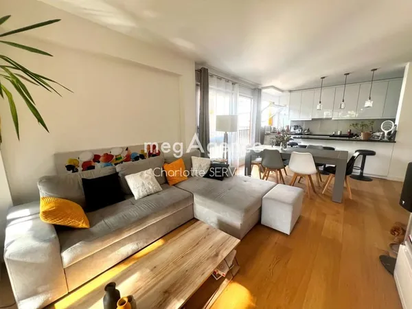 Coup de coeur à Parly 2 - 4 pièces familial de 102 m² clé en main avec balcon, loggia et dressing