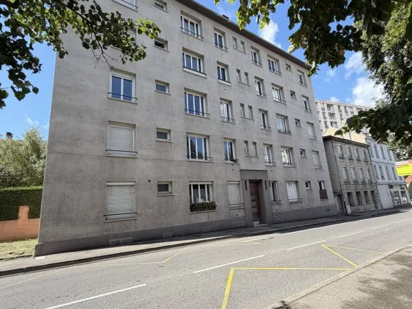 APPARTEMENT F3 DE 62 A ST ETIENNE BELLEVUE