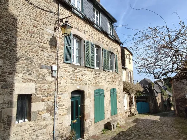 A VENDRE - SOQUET IMMOBILIER - MAISON - CENTRE HISTORIQUE