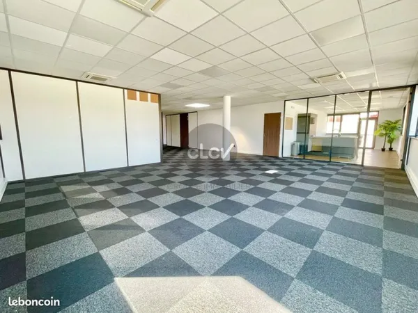 Bureaux 198 m² Champagne-au-Mont-d'Or