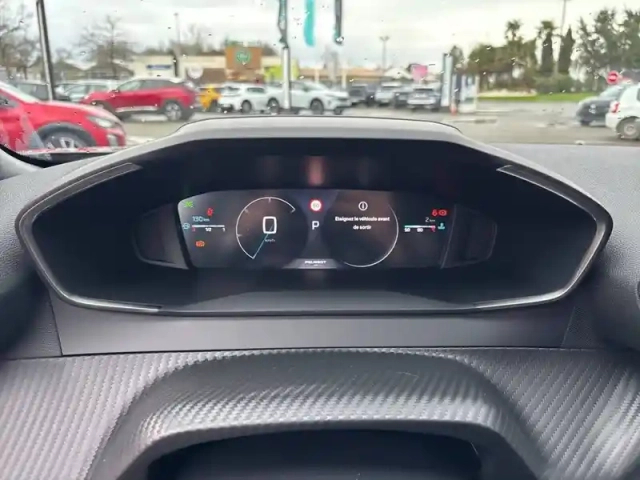 Peugeot 2008 hybrid 145 e-dcs6 — photo 30