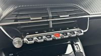 Peugeot 208 1.2 PureTech 100ch S&S Roadtrip — photo 15