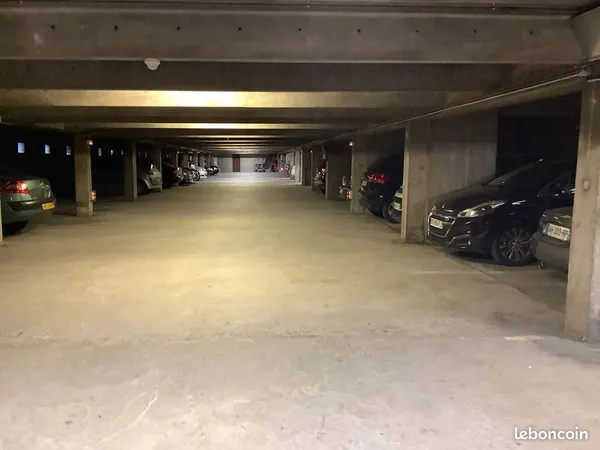 Parking/box LYON