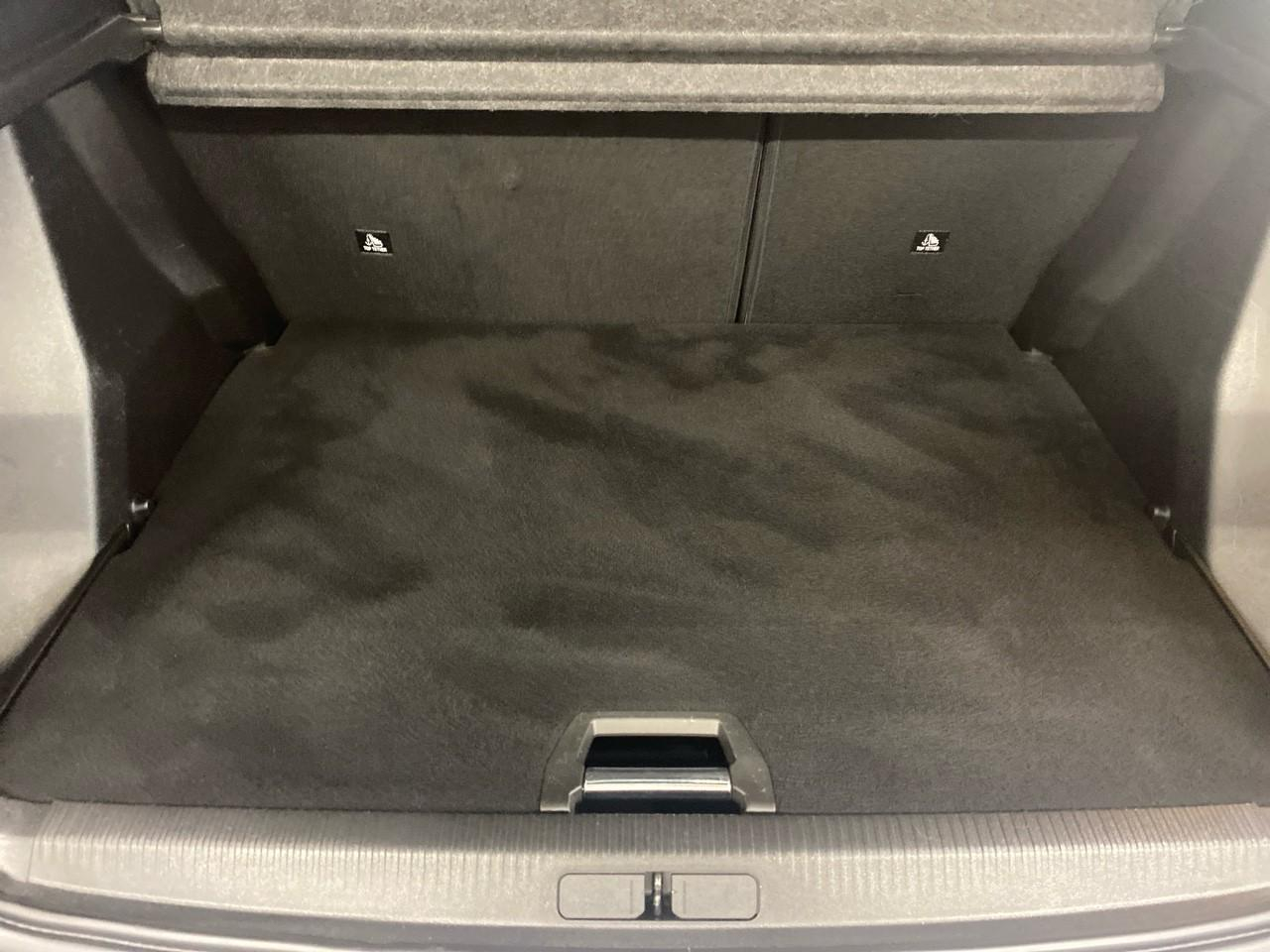 Peugeot 2008 puretech 130 s&s eat8 gt — photo 14