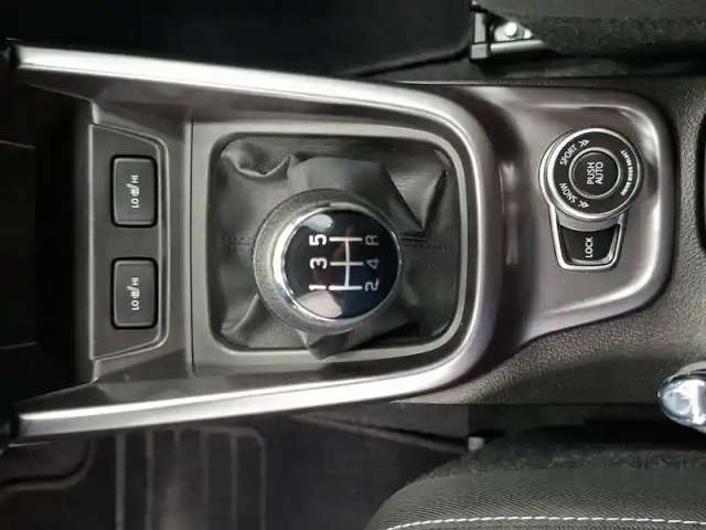 Suzuki Vitara 1.0 boosterjet — photo 34
