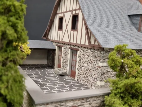 Maison T8, garages, parc, terrains, dépendances