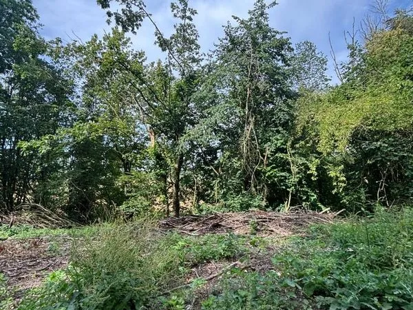 Terrain 511000 m² LAON