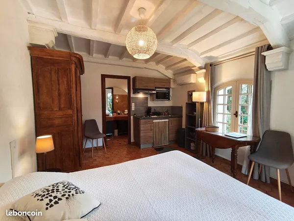Toulon, Cap Brun : beau studio meublé dans grand parc