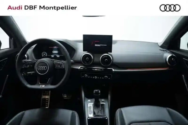 Audi Q2 35 tfsi 150 s tronic 7 s line plus — photo 2