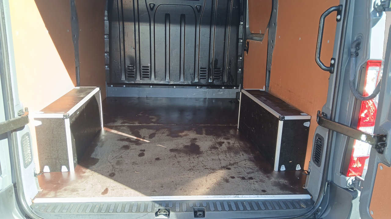 Renault MASTER FGN TRAC F3500 L1H1 BLUE DCI 135 — photo 13