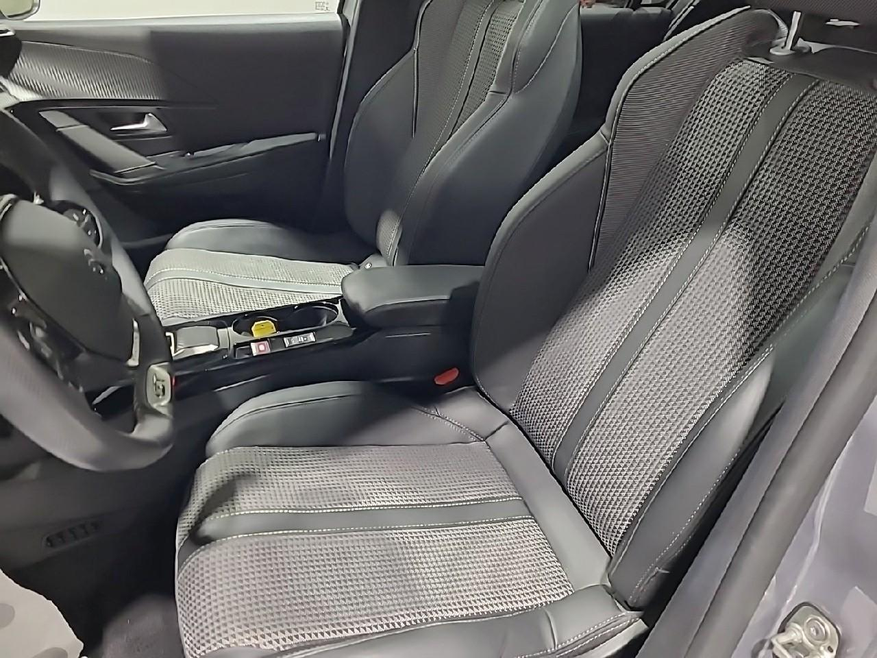 Peugeot 208 electrique 50 kwh 136ch gt — photo 10