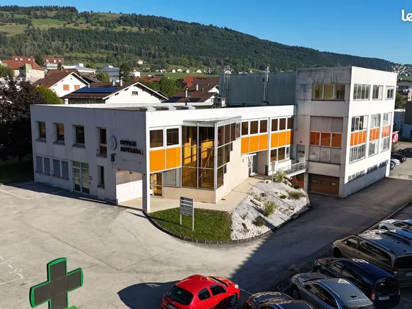 Local 950 m² Morteau