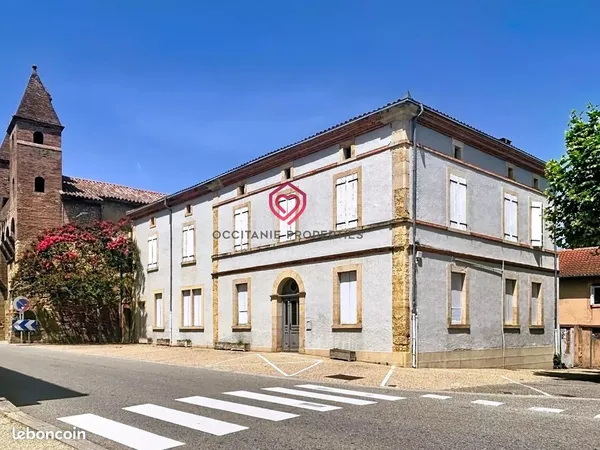 Maison 15 pièces 327 m²