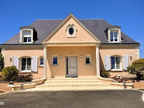 Propriété 6 pièces 230 m²