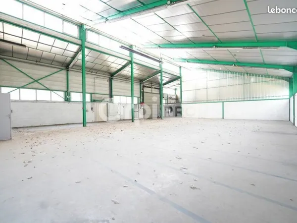 Local d'activité 1 120 m²