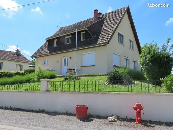 Maison - 184 m2 - 8 pièces - 5 chambres - Sous-sol 100m2 - Combles 100m2 - CURGY 71400