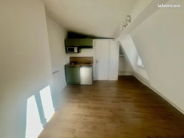 Studio 1 pièce 14 m²