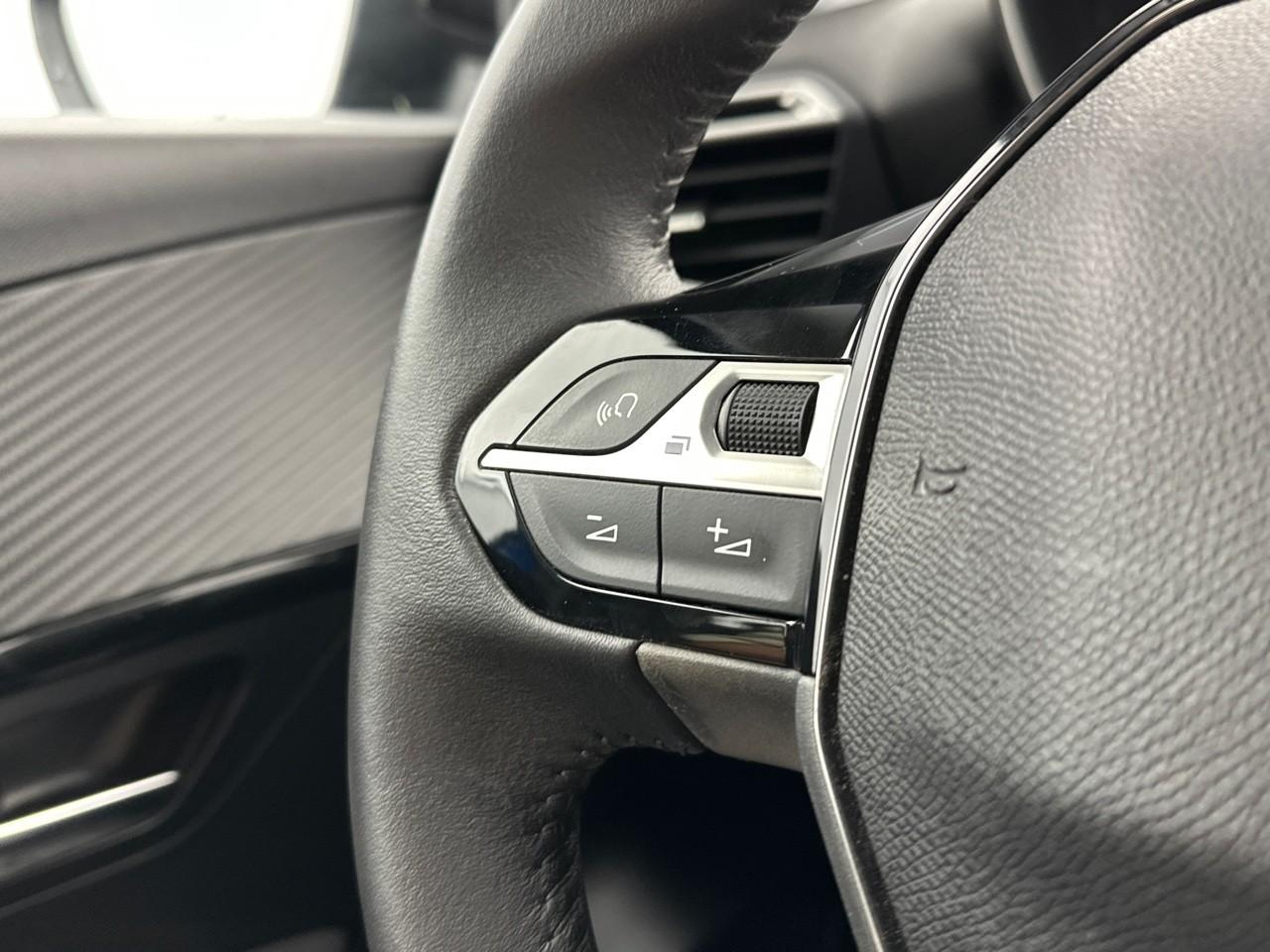 Peugeot 208 puretech 100 s&s bvm6 active — photo 17