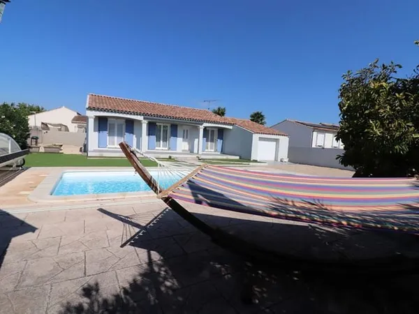 BELLEGARDE Maison 113 m² avec piscine sur 800 m² de terrain