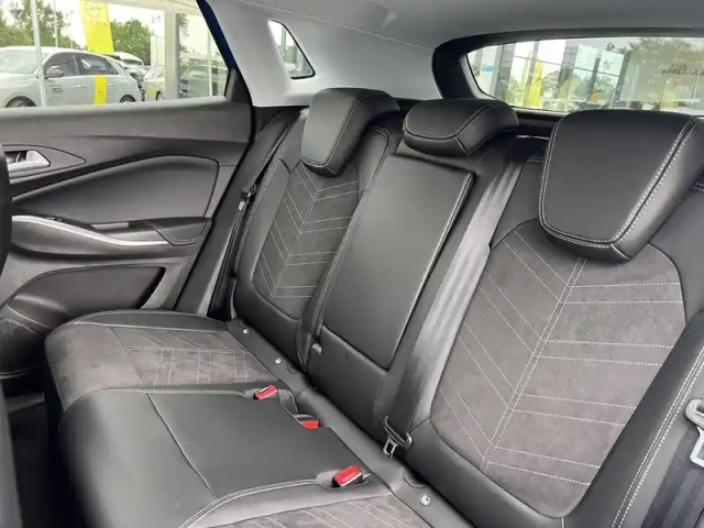 Opel Grandland hybrid 225 ch bva8 — photo 14