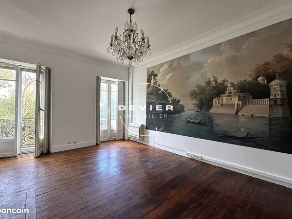 Appartement 4 pièces 160 m²