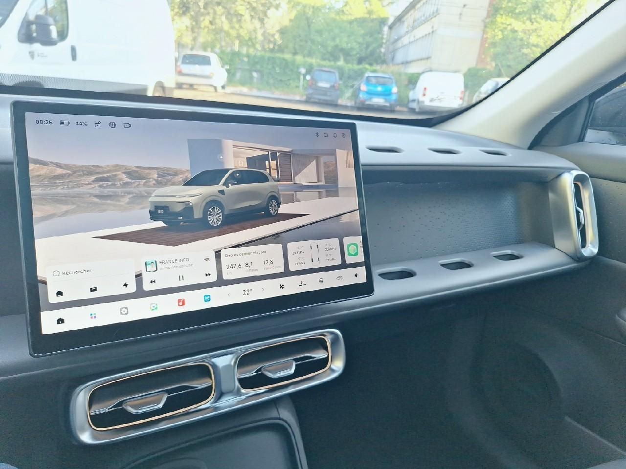 Leapmotor B10 reev 218ch 18,8 kwh design — photo 15