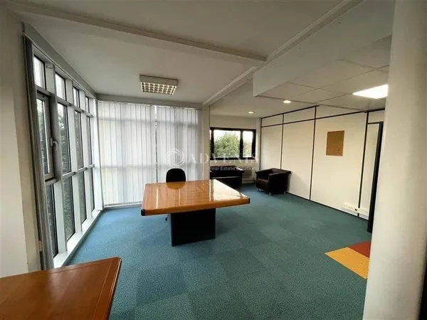 Bureau 409 m²