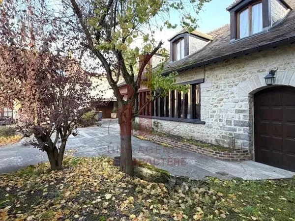 Saint Germain Sur Ecole - Propriete En Pierre Avec Dependances Sur Terrain De 763 M²