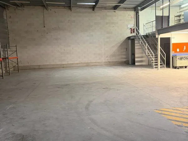 Bâtiment 600 m2