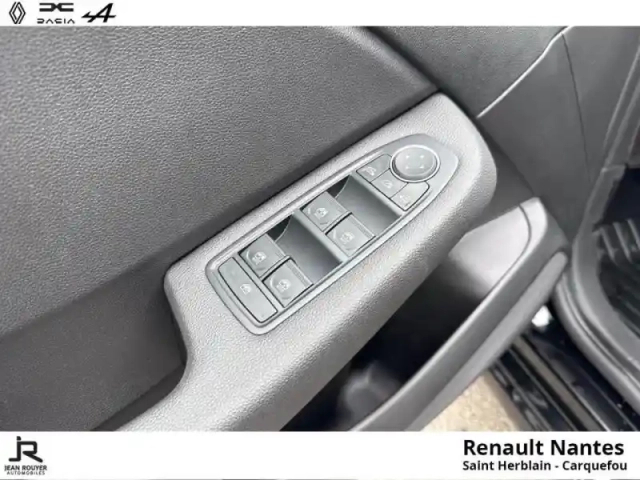 Renault Clio 1.0 tce 90ch evolution — photo 13