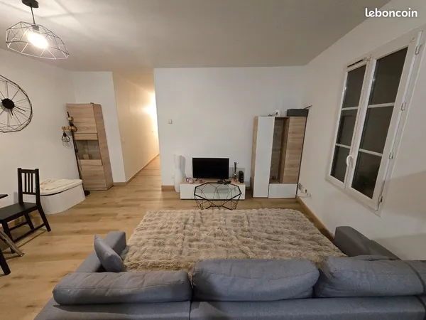 Coup de coeur - T3 Meublé 55 m² Refait à Neuf - Terrasse, Parking & Tout à pied (Ségny)