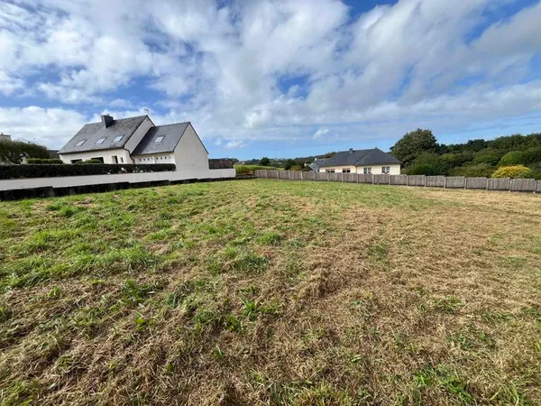 Terrain 694 m²